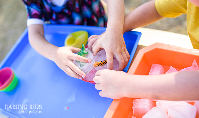 toddler ice cube activity