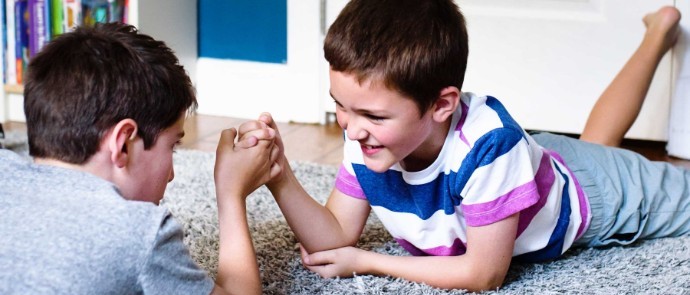 How to Stop Siblings Fighting Without Getting Involved - Raising Kids ...